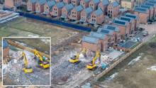 Darwin Green houses demoloished as unsafe. Source: Cambridge Independent Darwin Green house demolitions due to poor foundations - sold off-plan
